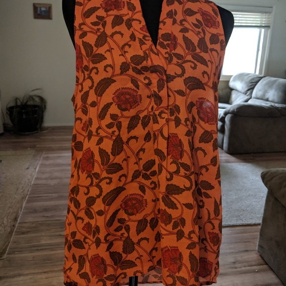 Beautiful high low top. Size medium. Let it be. - Picture 1 of 5